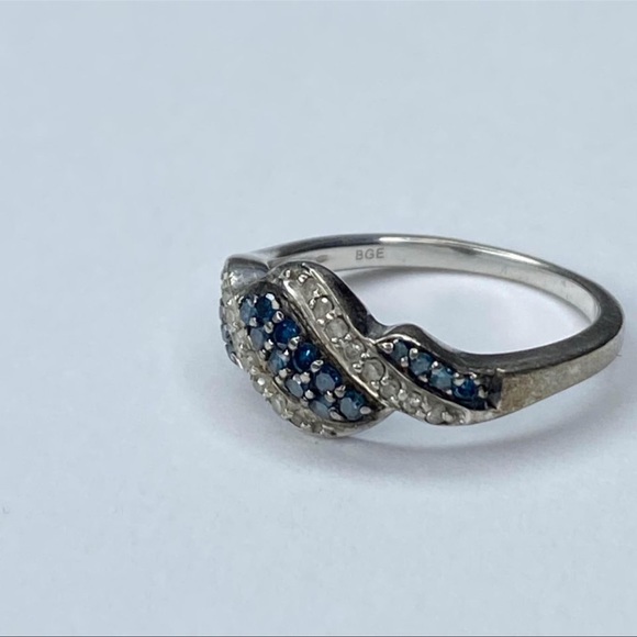 Bradford Exchange White Blue Diamond Ring Size Five - Picture 3 of 8